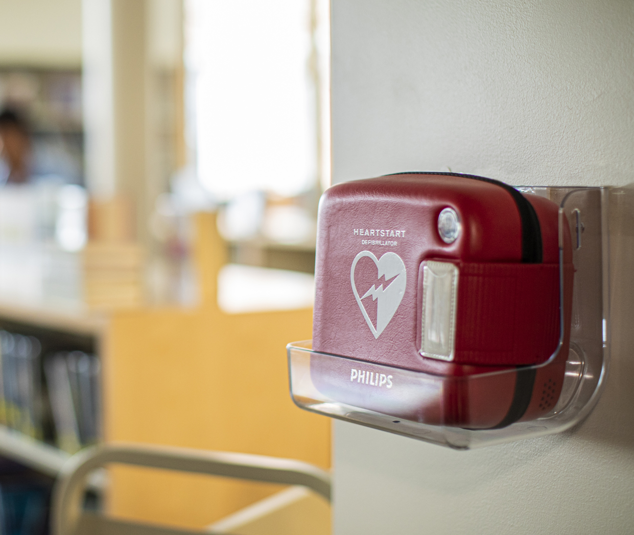 PHILIPS-FRX-AED-SCHOOL-cardiac-arrest